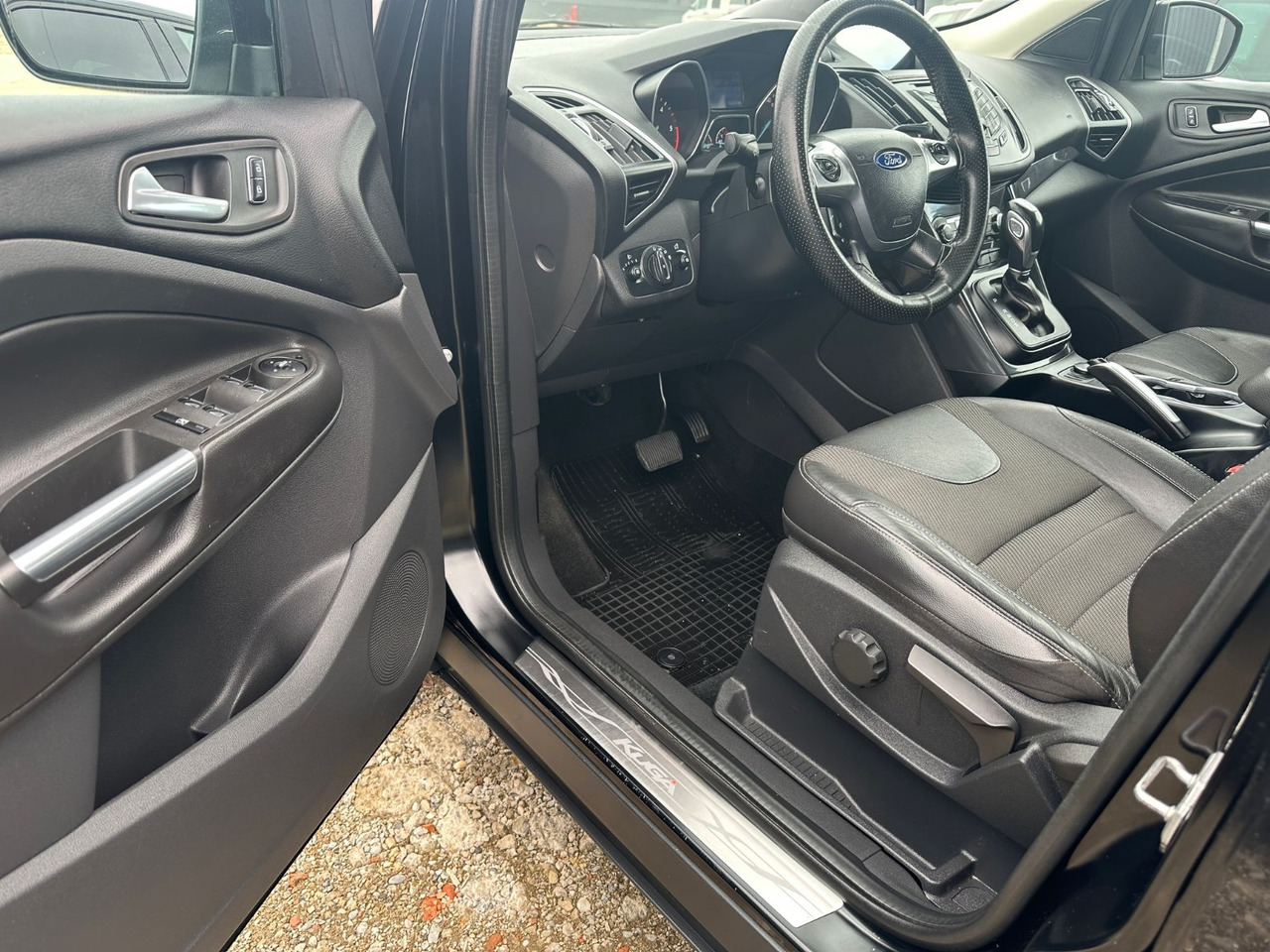 FORD KUGA TITANIUM - SUV: slika 3 FORD KUGA TITANIUM - SUV: slika 3