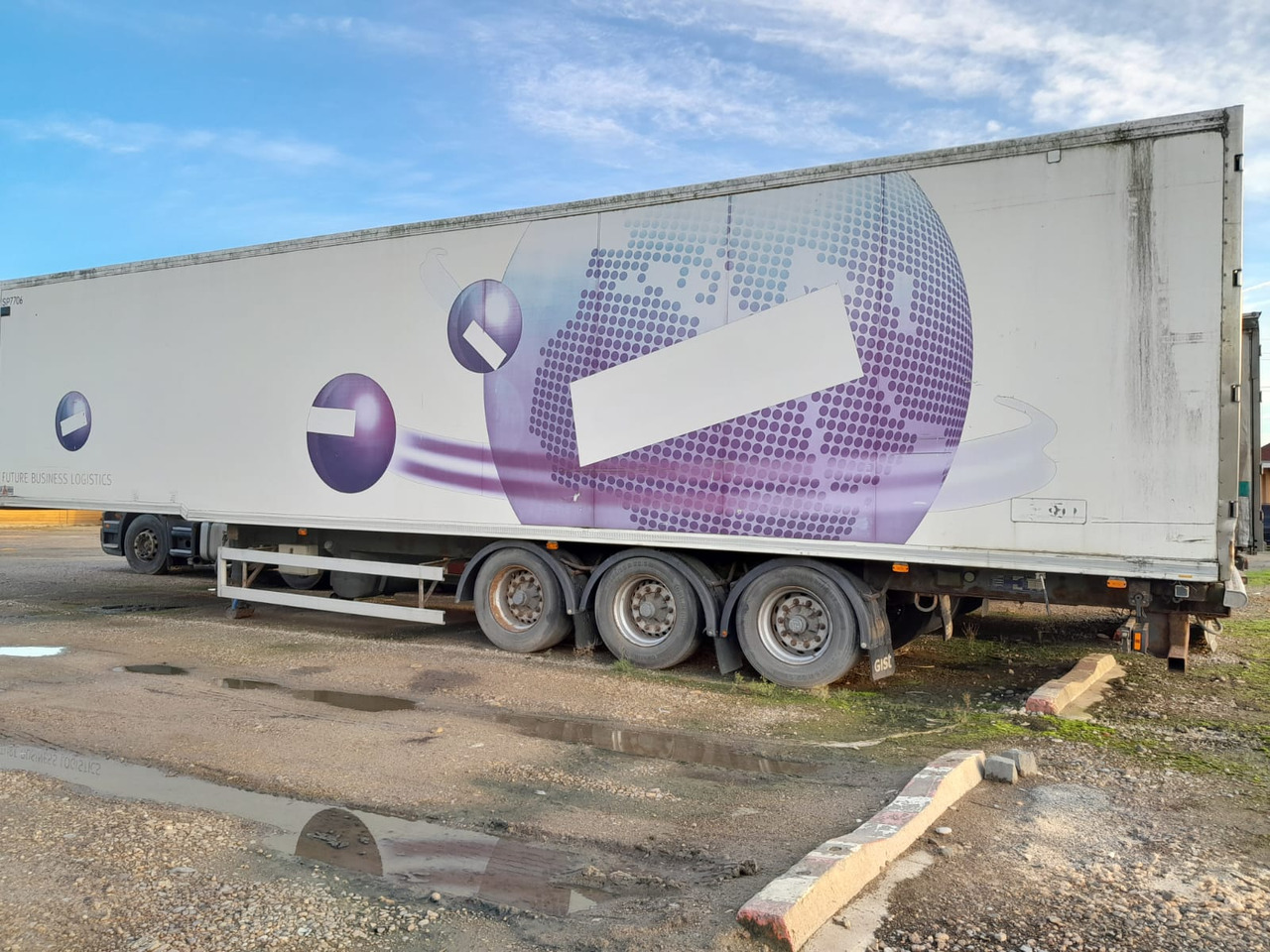 GRAY & ADAMS REFRIGERATED SEMI-TRAILER - Poluprikolica hladnjače: slika 2 GRAY & ADAMS REFRIGERATED SEMI-TRAILER - Poluprikolica hladnjače: slika 2