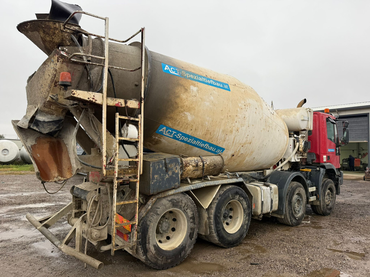 IVECO EUROTRAKKER CONCRETE MIXER - Mikser za beton: slika 3 IVECO EUROTRAKKER CONCRETE MIXER - Mikser za beton: slika 3