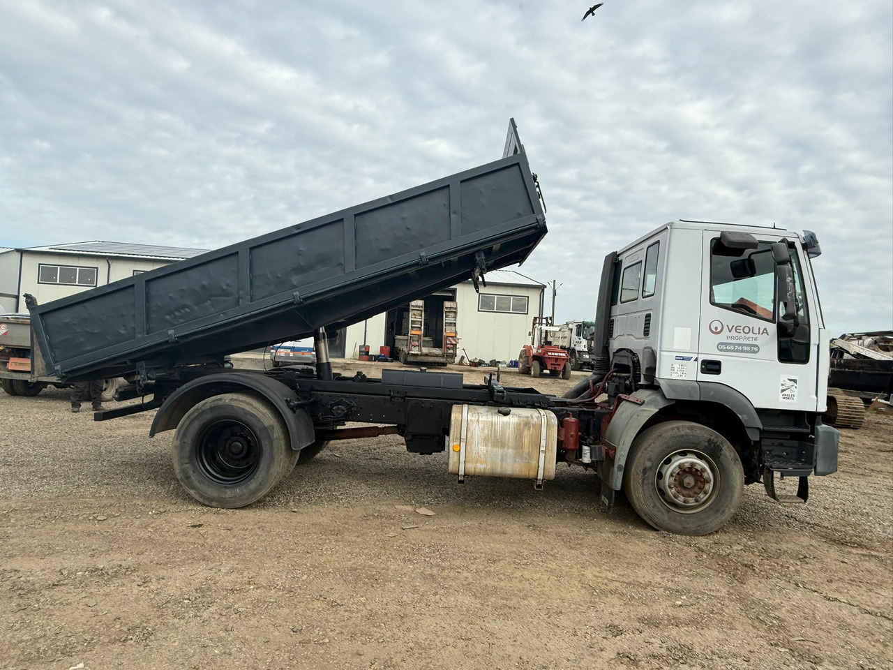 IVECO EUROTRAKKER TIPPER - Istovarivač: slika 2 IVECO EUROTRAKKER TIPPER - Istovarivač: slika 2