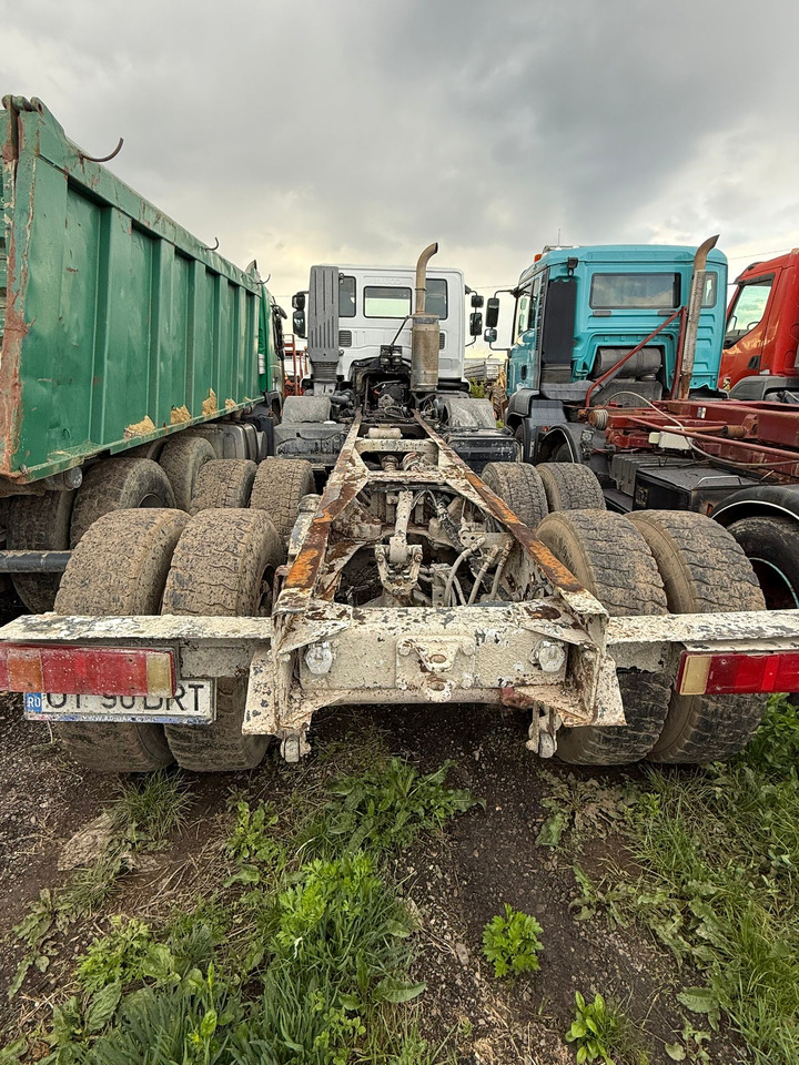 IVECO TRAKKER CHASSIS - Kamion sa golom šasijom i zatvorenom kabinom: slika 4 IVECO TRAKKER CHASSIS - Kamion sa golom šasijom i zatvorenom kabinom: slika 4
