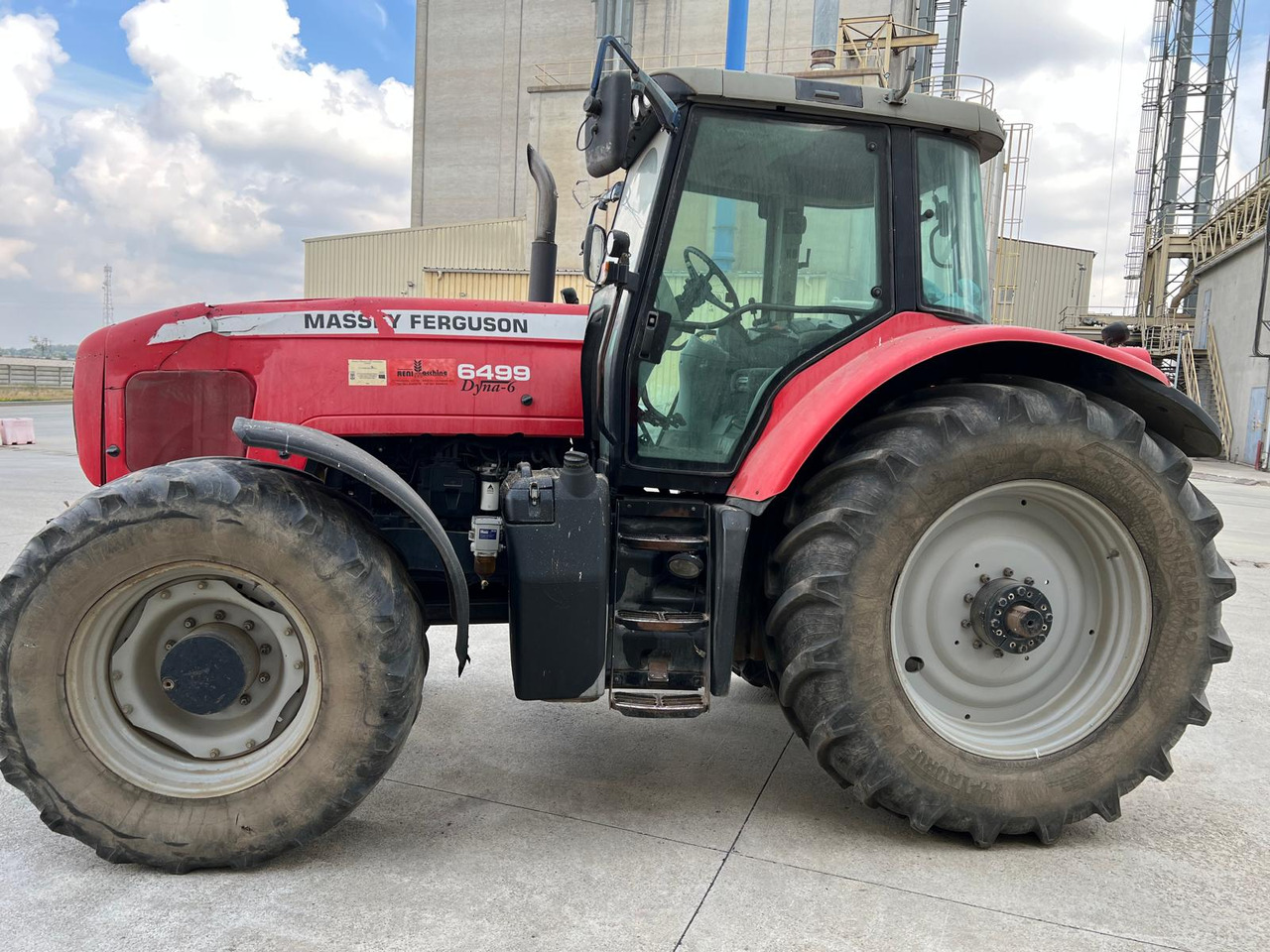 Massey Ferguson 6499 Tractor 4×4 - Traktor: slika 1 Massey Ferguson 6499 Tractor 4×4 - Traktor: slika 1