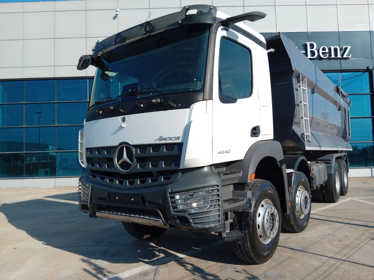 Mercedes-Benz Arocs 42.40 8×4 Basculanta/Tipper/Kipper Heavy Duty, TOP !!! - Istovarivač: slika 1 Mercedes-Benz Arocs 42.40 8×4 Basculanta/Tipper/Kipper Heavy Duty, TOP !!! - Istovarivač: slika 1