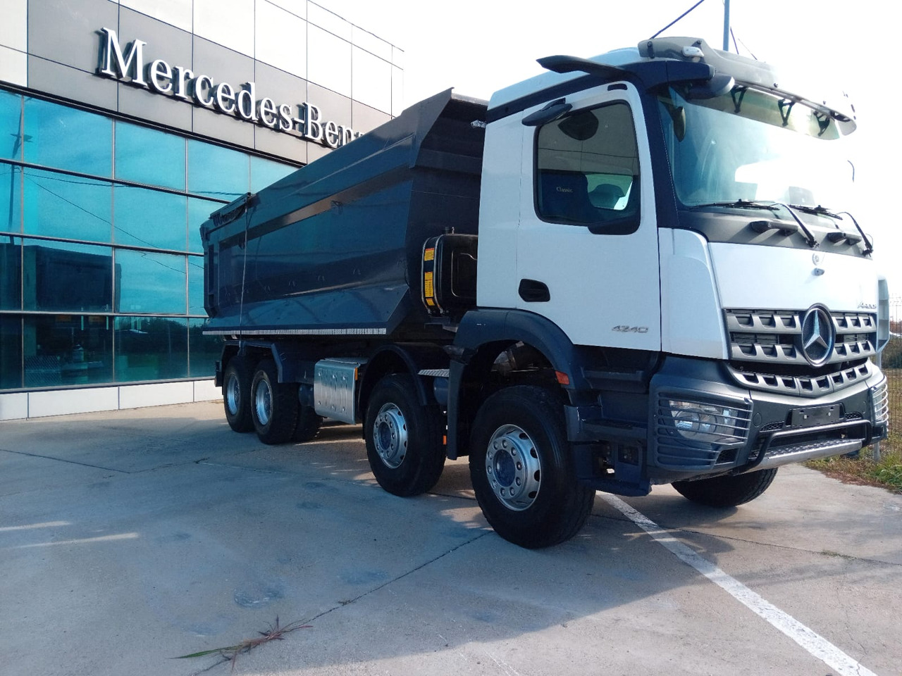 Mercedes-Benz Arocs 42.40 8×4 Basculanta/Tipper/Kipper Heavy Duty, TOP !!! - Istovarivač: slika 2 Mercedes-Benz Arocs 42.40 8×4 Basculanta/Tipper/Kipper Heavy Duty, TOP !!! - Istovarivač: slika 2