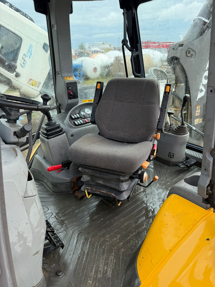 VOLVO BL71 Backhoe Loader - Bager utovarivač: slika 5 VOLVO BL71 Backhoe Loader - Bager utovarivač: slika 5