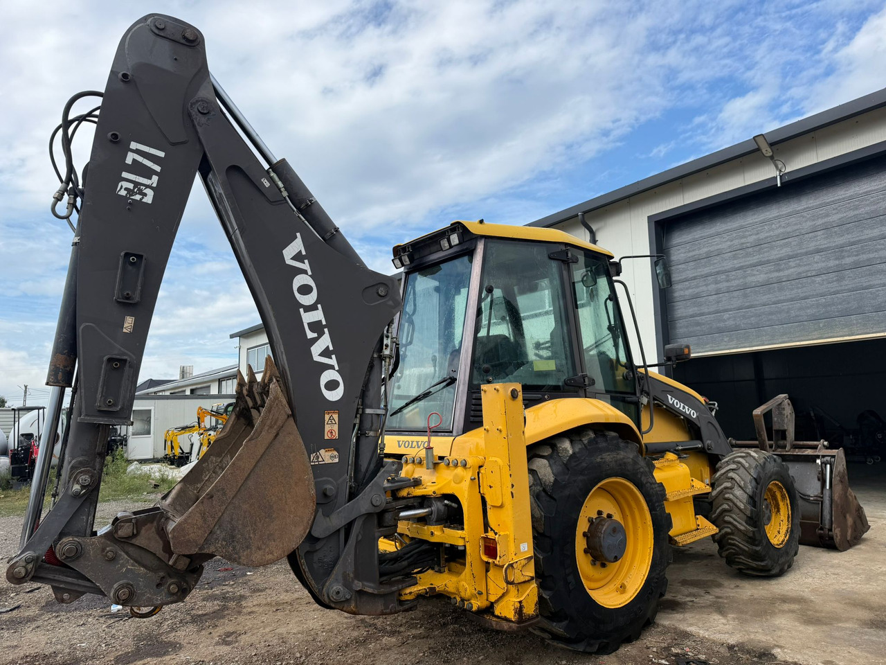 VOLVO BL71 Backhoe Loader - Bager utovarivač: slika 2 VOLVO BL71 Backhoe Loader - Bager utovarivač: slika 2