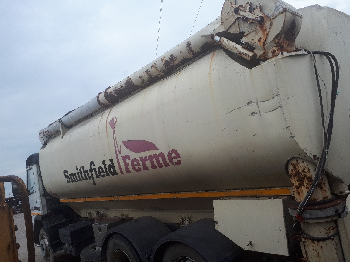 VOLVO FM12 Animal Feed Tank Truck - Kamion cisterna: slika 4 VOLVO FM12 Animal Feed Tank Truck - Kamion cisterna: slika 4