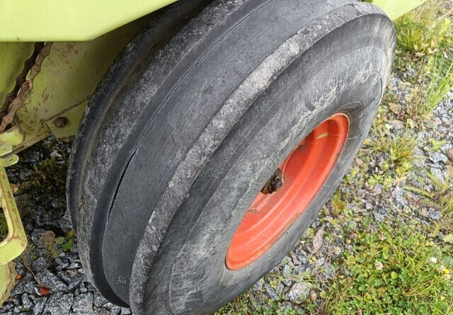 Lizing  Claas Markant 50 paalain Claas Markant 50 paalain: slika 9