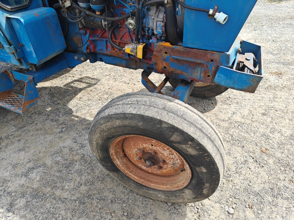Traktor FORD 5000 traktori alkuperäiskuntoinen, Hara hytillä ja paljon hydrauliikkaa, katso video!: slika 12