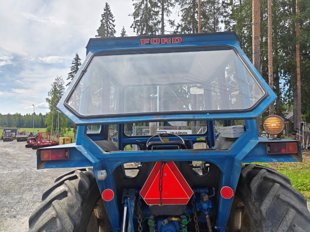 Traktor FORD 5000 traktori alkuperäiskuntoinen, Hara hytillä ja paljon hydrauliikkaa, katso video!: slika 9