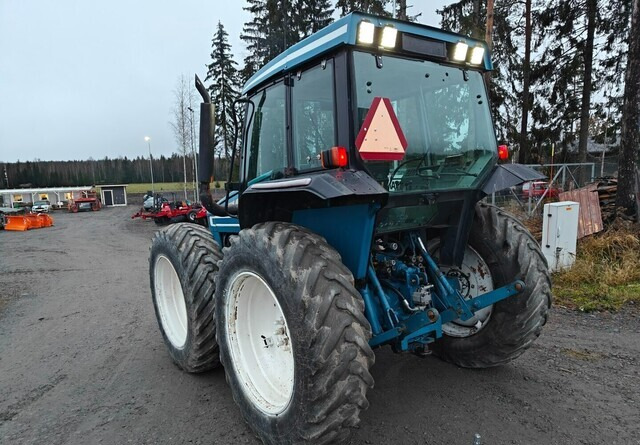 Traktor Ford County 1124 - kutoskoneella - KATSO VIDEO: slika 5