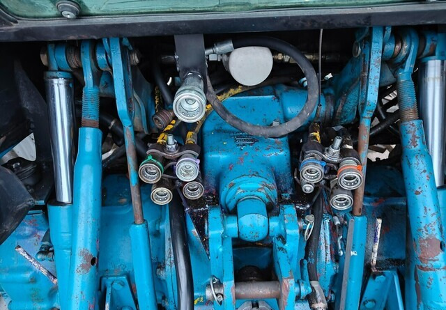 Traktor Ford County 1124 - kutoskoneella - KATSO VIDEO: slika 8