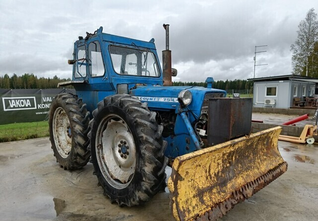 Ford County 754 Super 4 - VIDEO - Traktor: slika 2 Ford County 754 Super 4 - VIDEO - Traktor: slika 2