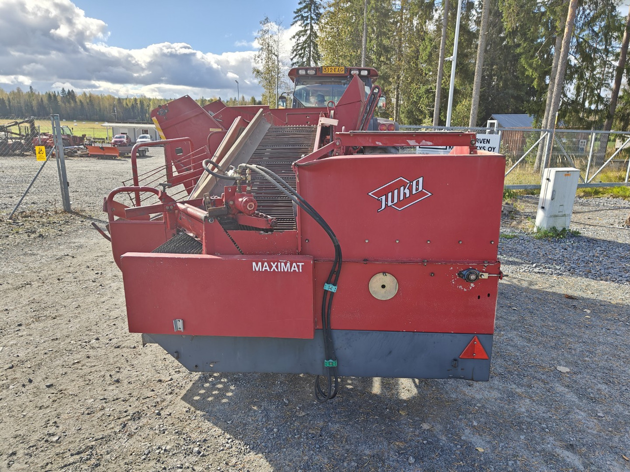 Juko Maximat perunan tai sipulin nostokone Katso video! - Kombajn za krompir: slika 3 Juko Maximat perunan tai sipulin nostokone Katso video! - Kombajn za krompir: slika 3