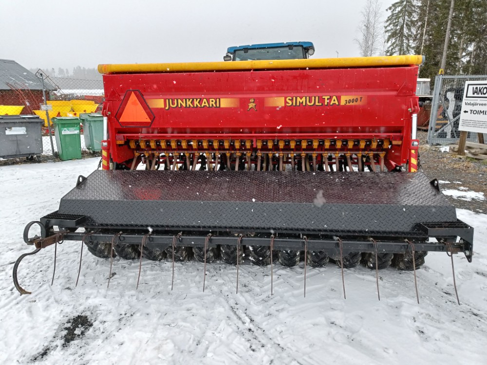 Junkkari Simulta S3000T Takapyöräkone kiekkovantailla - Kombinovana mašina za setvu: slika 3 Junkkari Simulta S3000T Takapyöräkone kiekkovantailla - Kombinovana mašina za setvu: slika 3