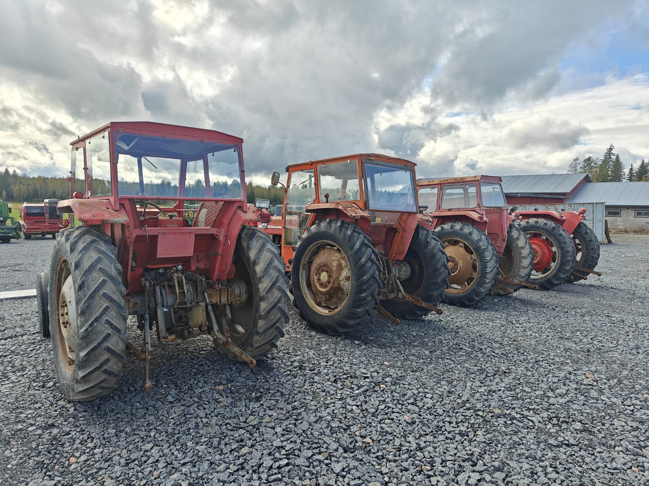MASSEY FERGUSON 165, 165S ja 175 traktoreita 4 kpl / 4pcs - Traktor: slika 3 MASSEY FERGUSON 165, 165S ja 175 traktoreita 4 kpl / 4pcs - Traktor: slika 3