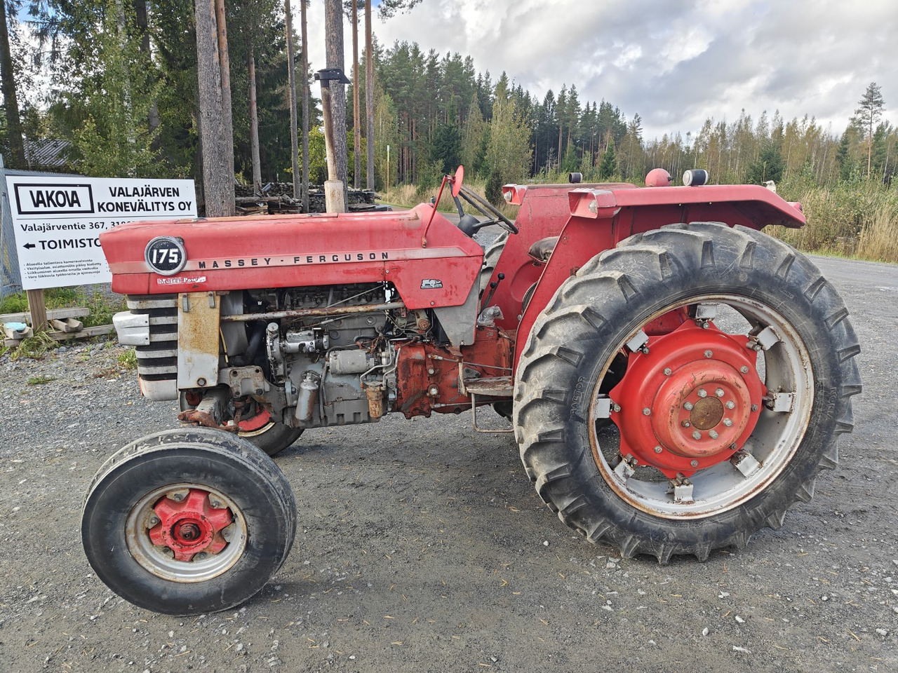 Massey Ferguson 175 Multi Power Avomalli, katso video! - Traktor: slika 2 Massey Ferguson 175 Multi Power Avomalli, katso video! - Traktor: slika 2