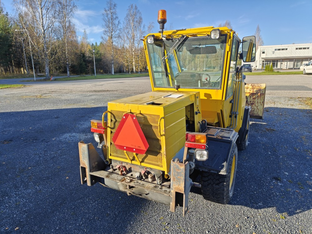 Wille 445 - Komunalni traktor: slika 3 Wille 445 - Komunalni traktor: slika 3