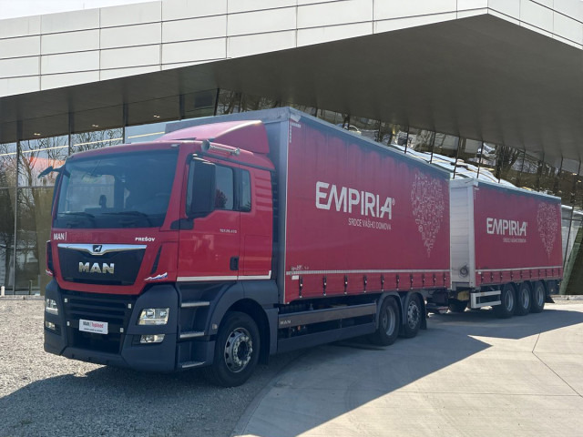 MAN TGX 26.470 6X2-4 BL tandem warranty until 10/2025 - Kamion sa ceradom: slika 1 MAN TGX 26.470 6X2-4 BL tandem warranty until 10/2025 - Kamion sa ceradom: slika 1