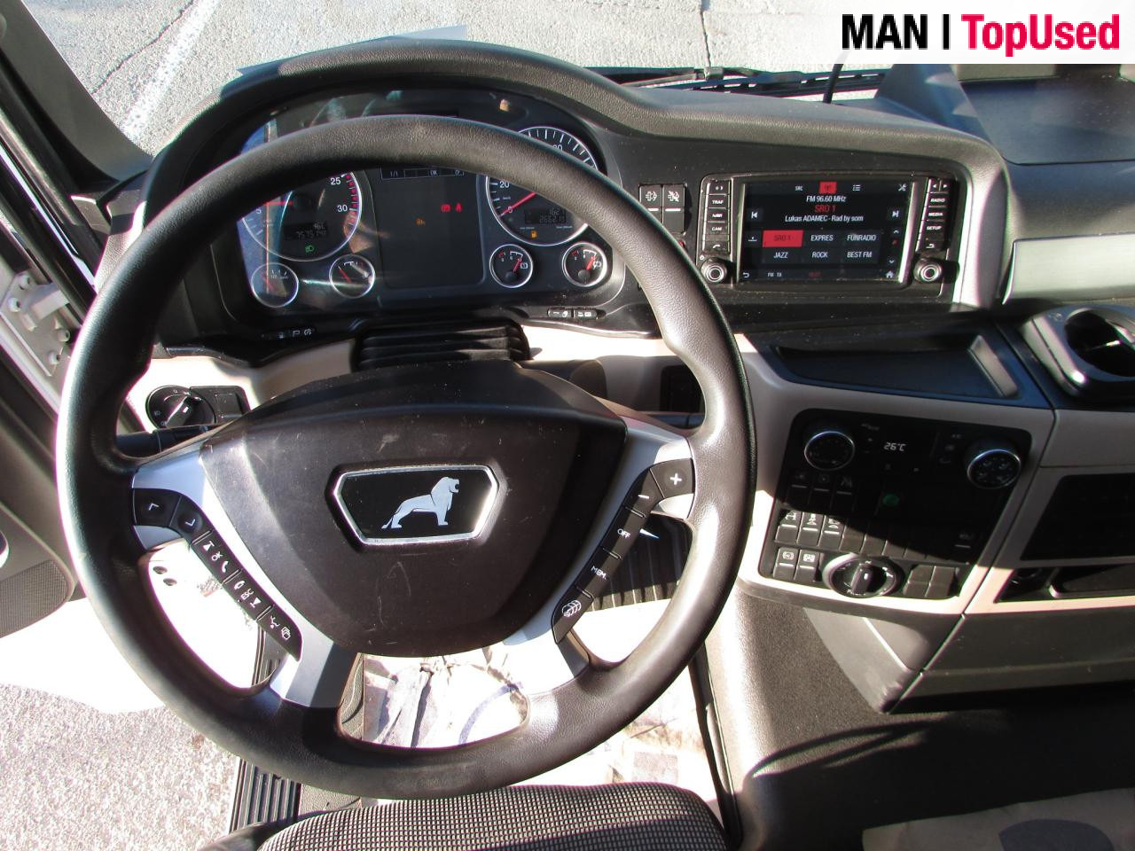 MAN TGX 18.500 4X2 LLS-U Euro6 Retarder Klima Navi ZV - Tegljač: slika 4 MAN TGX 18.500 4X2 LLS-U Euro6 Retarder Klima Navi ZV - Tegljač: slika 4