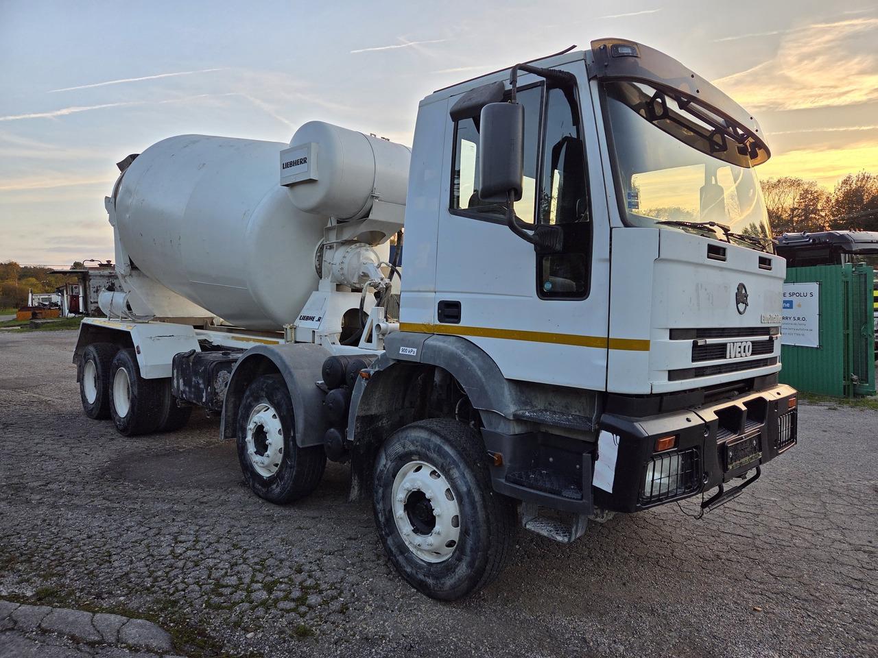 IVECO EURO TRAKKER MP340E35HB 8x4 MIX (chassis ) - Mikser za beton: slika 3 IVECO EURO TRAKKER MP340E35HB 8x4 MIX (chassis ) - Mikser za beton: slika 3