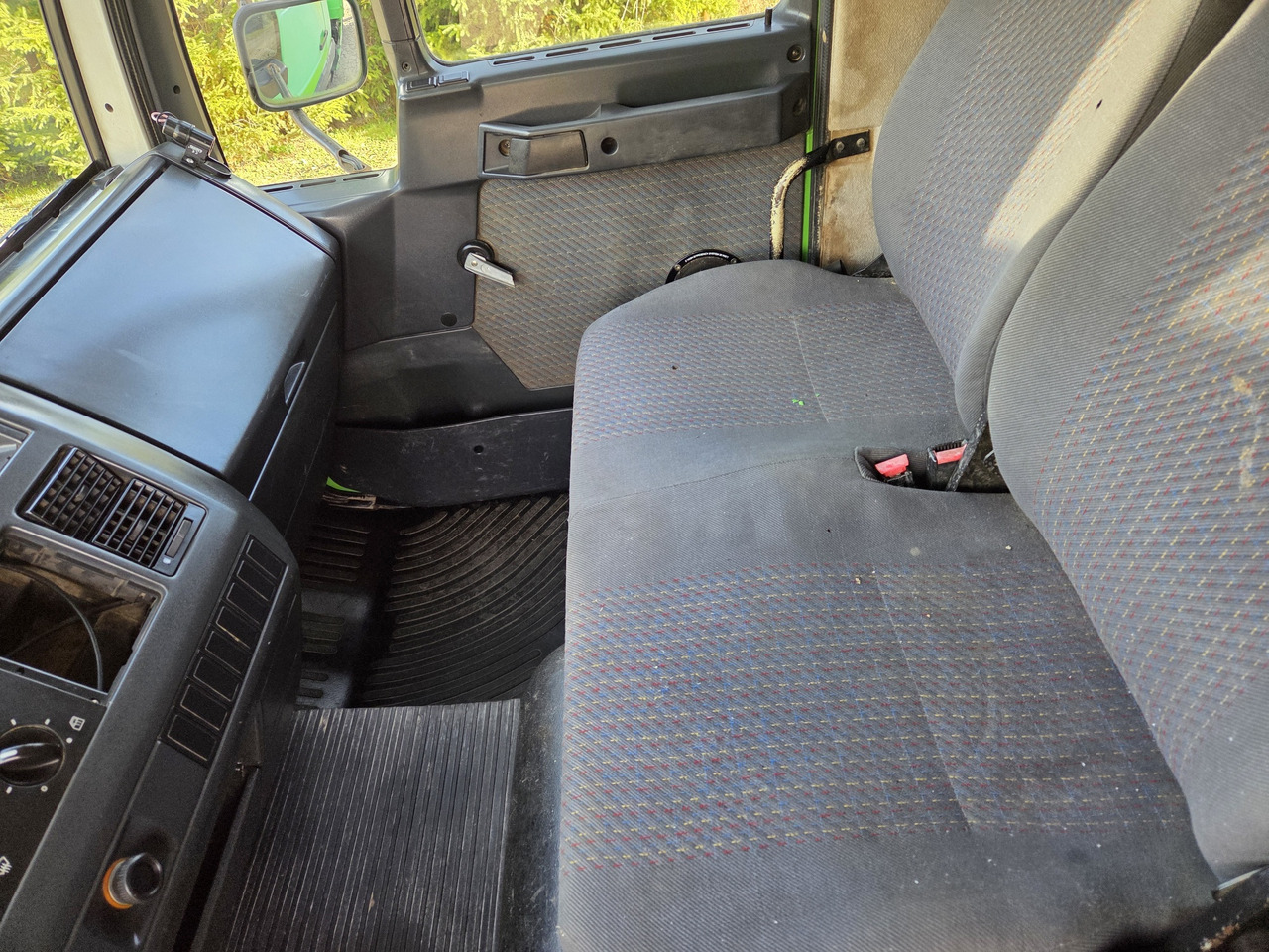 Kamion sa tovarnim sandukom MAN 8.163 4x4 + crane FASSI F45A.22: slika 9