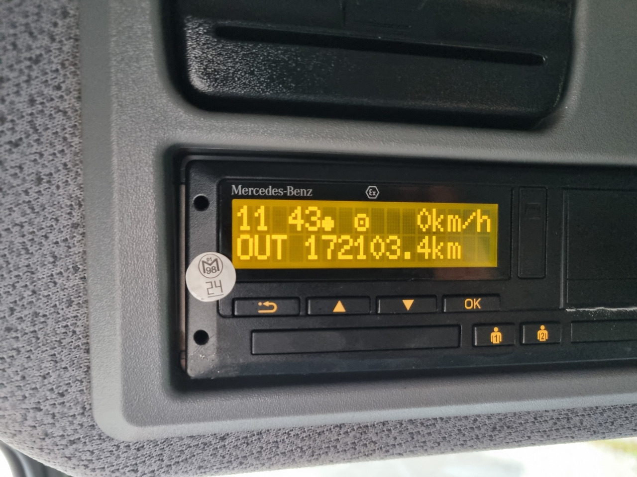 MERCEDES-BENZ ATEGO 1323 4x4 ABROLKIPPER - Kamion sa hidrauličnom kukom: slika 4 MERCEDES-BENZ ATEGO 1323 4x4 ABROLKIPPER - Kamion sa hidrauličnom kukom: slika 4