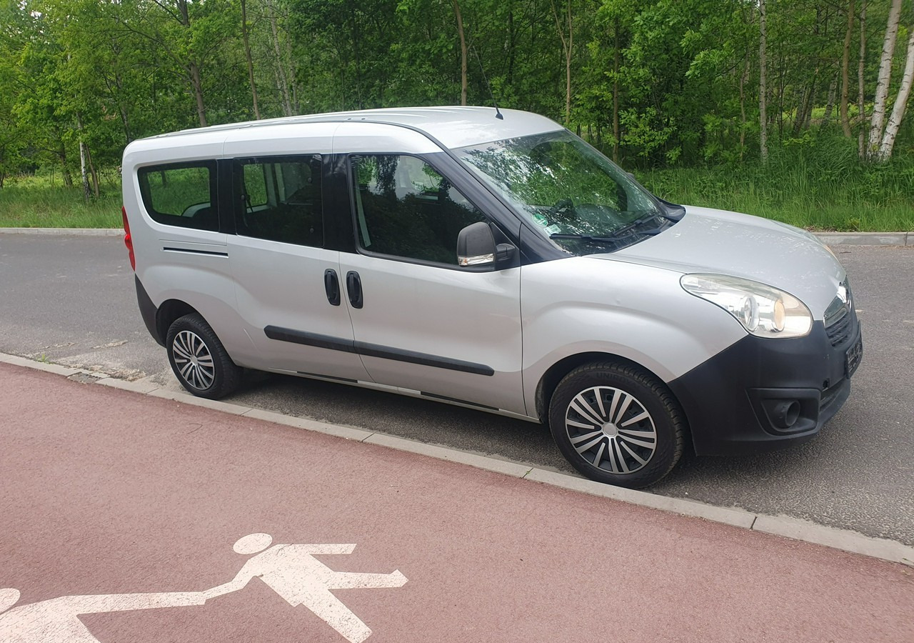 Fiat Doblo long*combo *doblo* krajówka *fv vat 23%* - Automobil: slika 4 Fiat Doblo long*combo *doblo* krajówka *fv vat 23%* - Automobil: slika 4