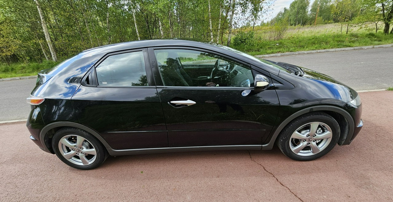 Honda Civic VIII bardzo ładna * pełnosprawna * - Automobil: slika 3 Honda Civic VIII bardzo ładna * pełnosprawna * - Automobil: slika 3