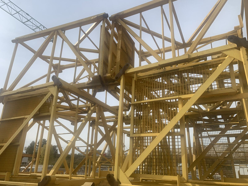 Liebherr 120HC - Toranjski kran: slika 1 Liebherr 120HC - Toranjski kran: slika 1