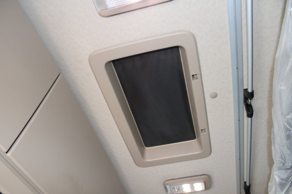 Kamion sa ceradom Mercedes-Benz Actros 2542: slika 8