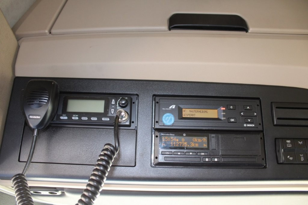 Kamion sa ceradom Mercedes-Benz Actros 2542: slika 13