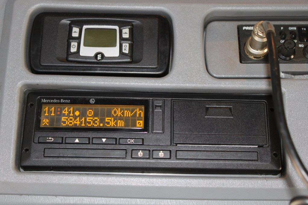 Kamion sa ceradom Mercedes-Benz Atego 1223: slika 9