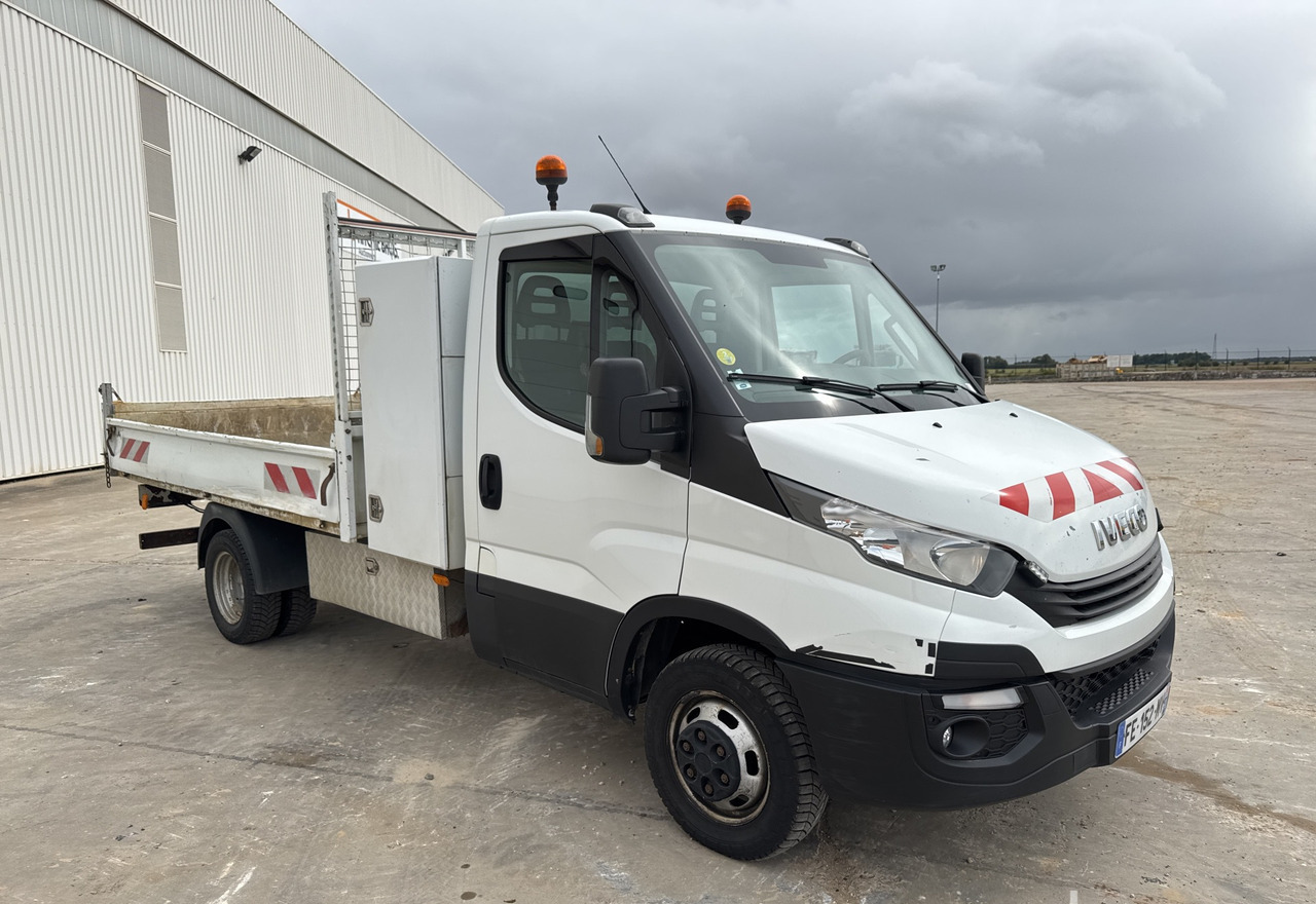 IVECO DAILY 35-150 - Istovarivač: slika 5 IVECO DAILY 35-150 - Istovarivač: slika 5