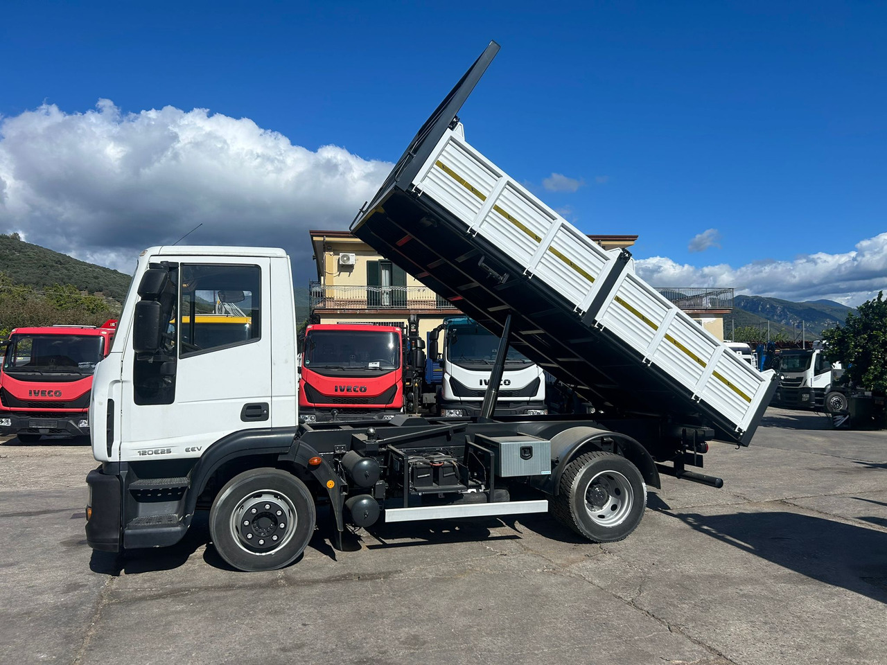 IVECO EUROCARGO 120E25 - Istovarivač: slika 2 IVECO EUROCARGO 120E25 - Istovarivač: slika 2