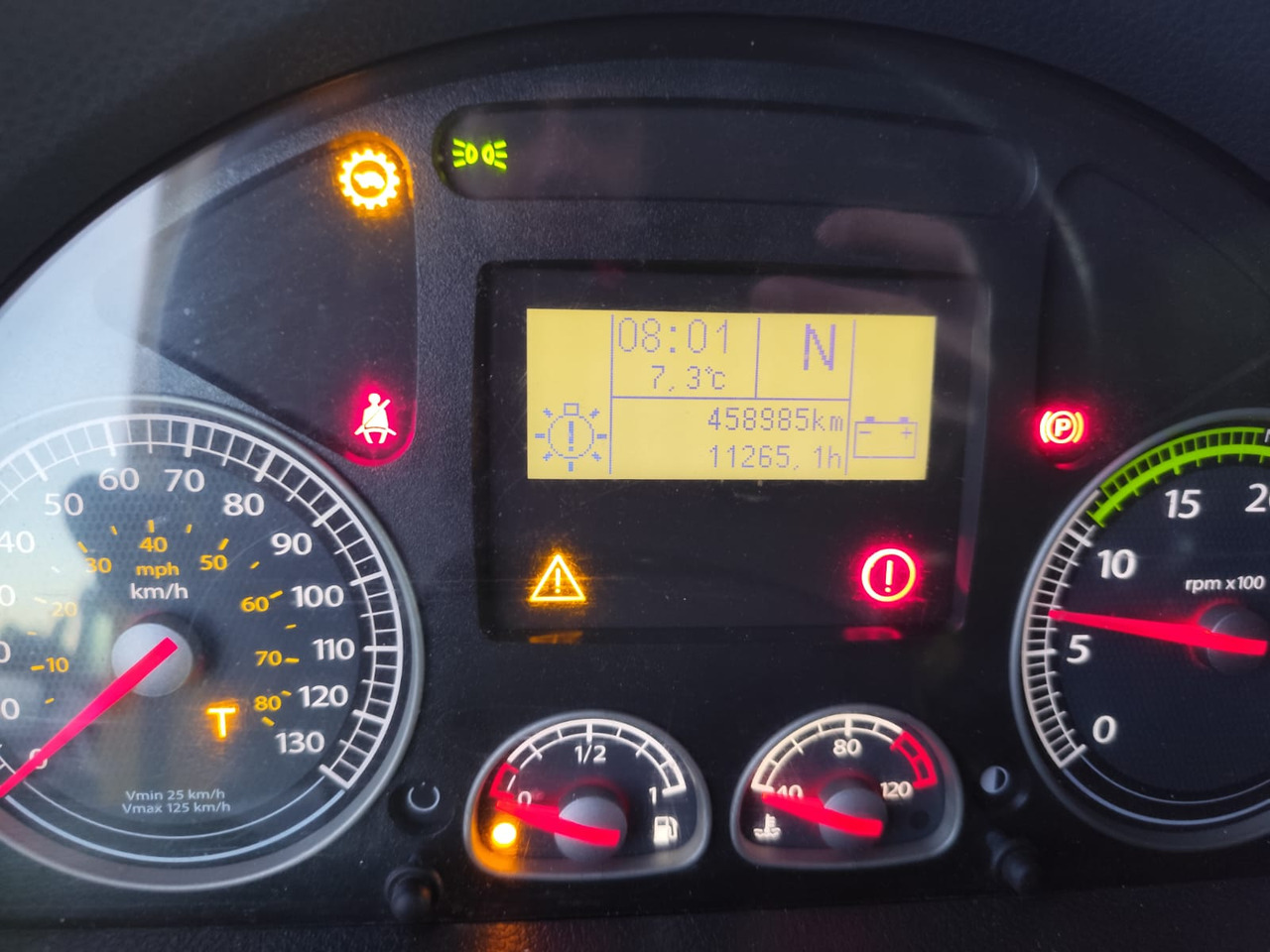 IVECO EUROCARGO 120E28P - Kamion sa golom šasijom i zatvorenom kabinom: slika 2 IVECO EUROCARGO 120E28P - Kamion sa golom šasijom i zatvorenom kabinom: slika 2