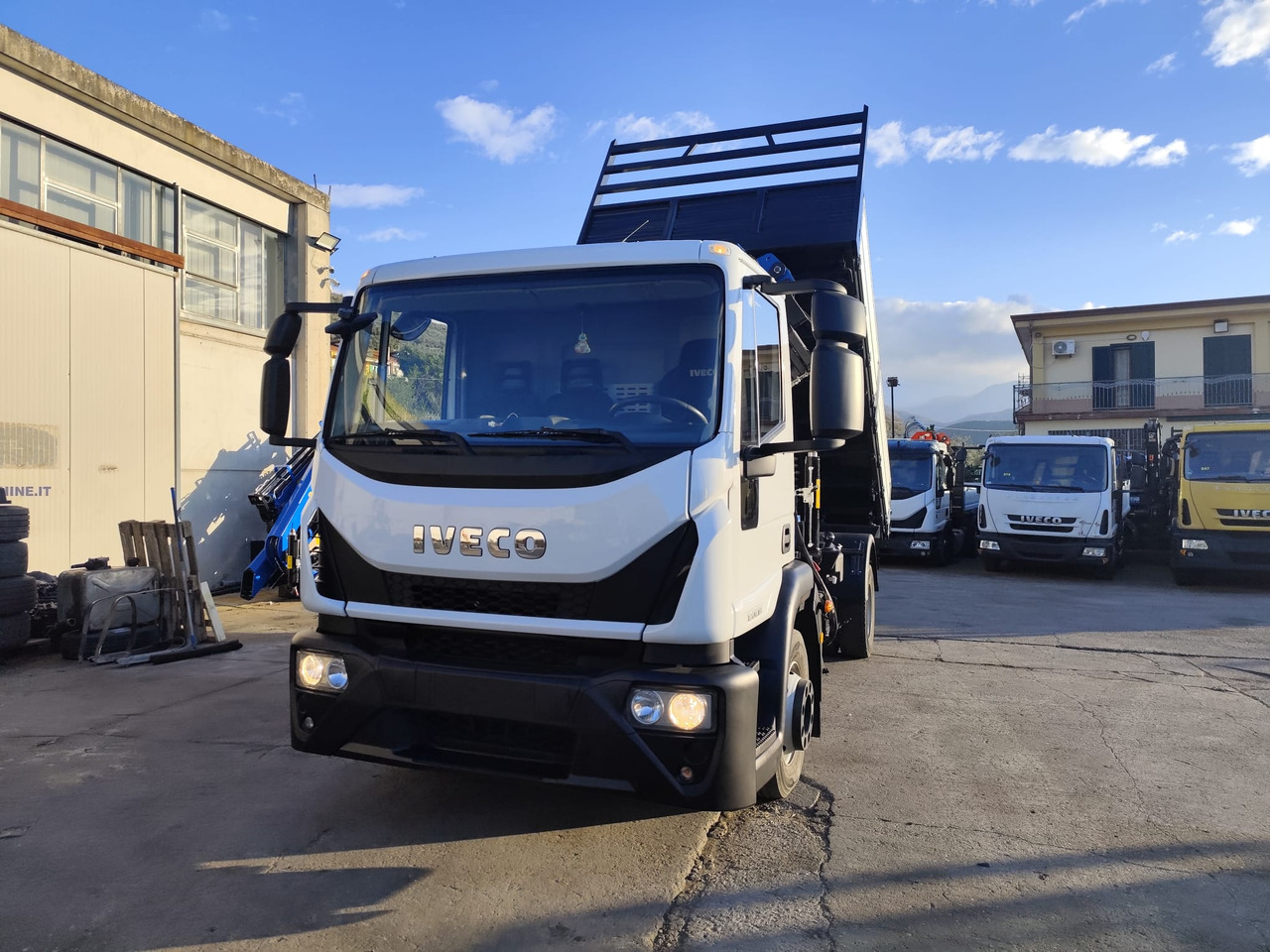 IVECO EUROCARGO 120E28P - Kamion sa dizalicom: slika 3 IVECO EUROCARGO 120E28P - Kamion sa dizalicom: slika 3