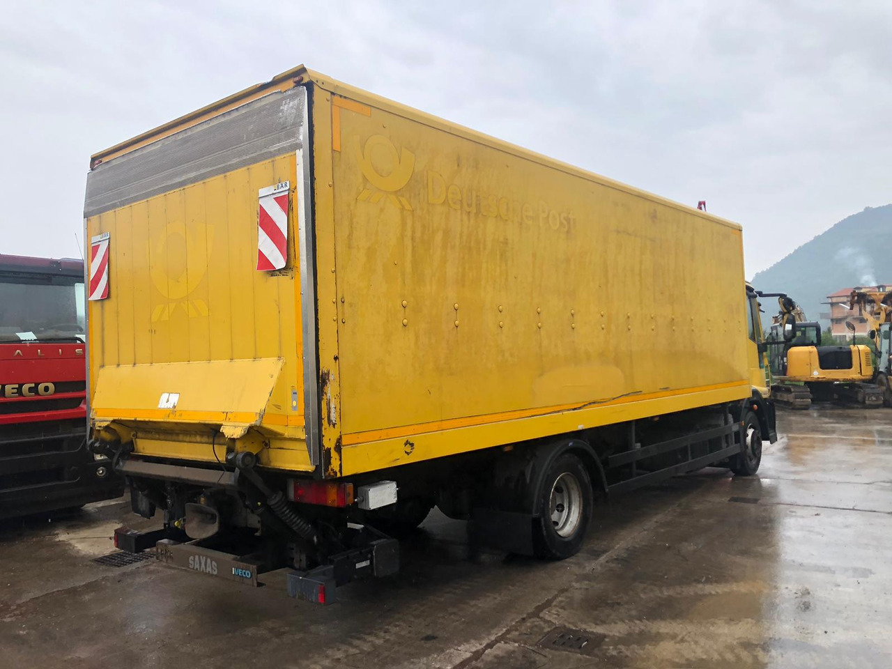 IVECO EUROCARGO 120E28P - Kamion sa golom šasijom i zatvorenom kabinom: slika 4 IVECO EUROCARGO 120E28P - Kamion sa golom šasijom i zatvorenom kabinom: slika 4