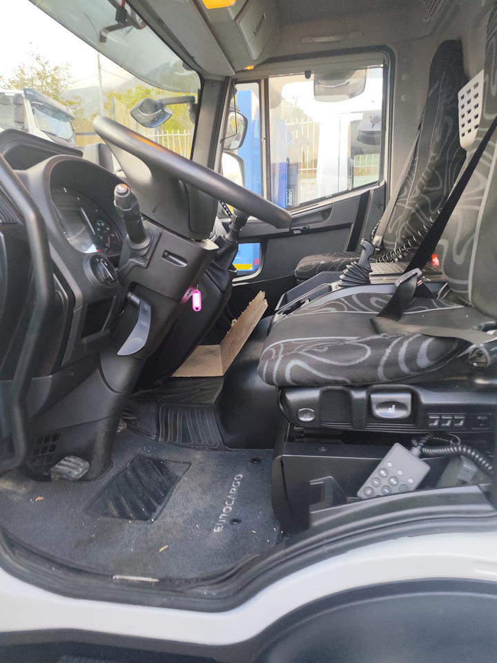 IVECO EUROCARGO 140-250 - Kamion sa golom šasijom i zatvorenom kabinom: slika 5 IVECO EUROCARGO 140-250 - Kamion sa golom šasijom i zatvorenom kabinom: slika 5