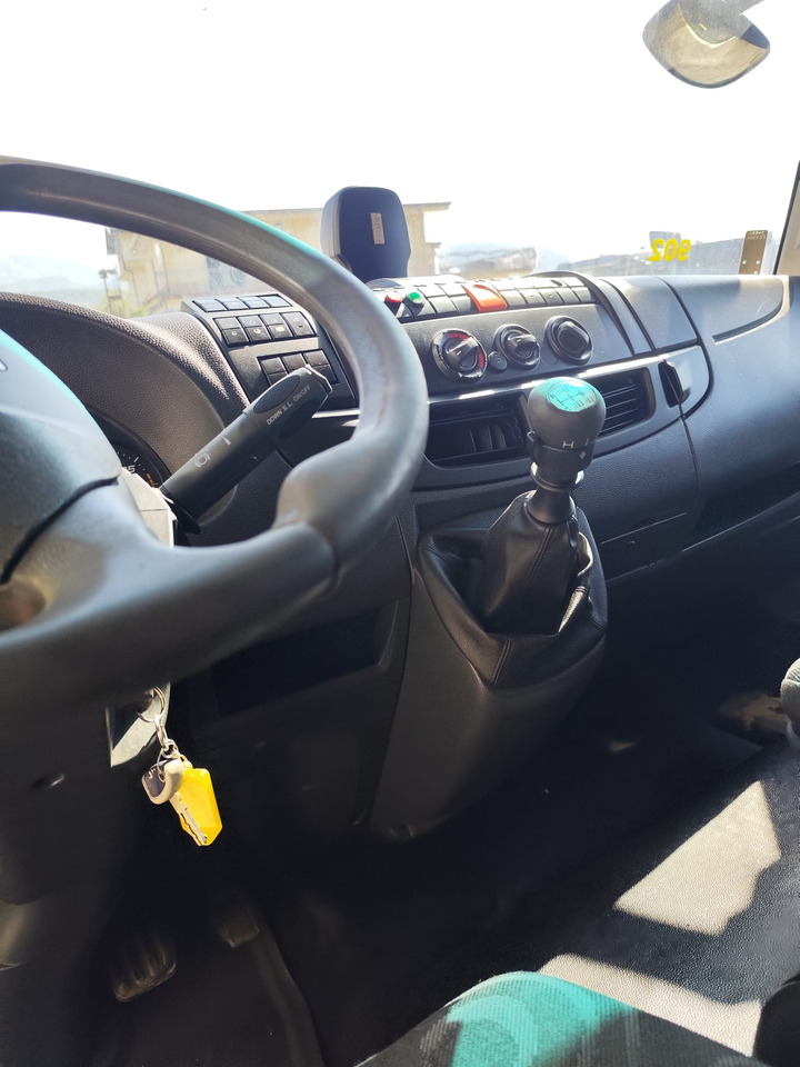 IVECO EUROCARGO 190EL25 - Kamion sa golom šasijom i zatvorenom kabinom: slika 2 IVECO EUROCARGO 190EL25 - Kamion sa golom šasijom i zatvorenom kabinom: slika 2