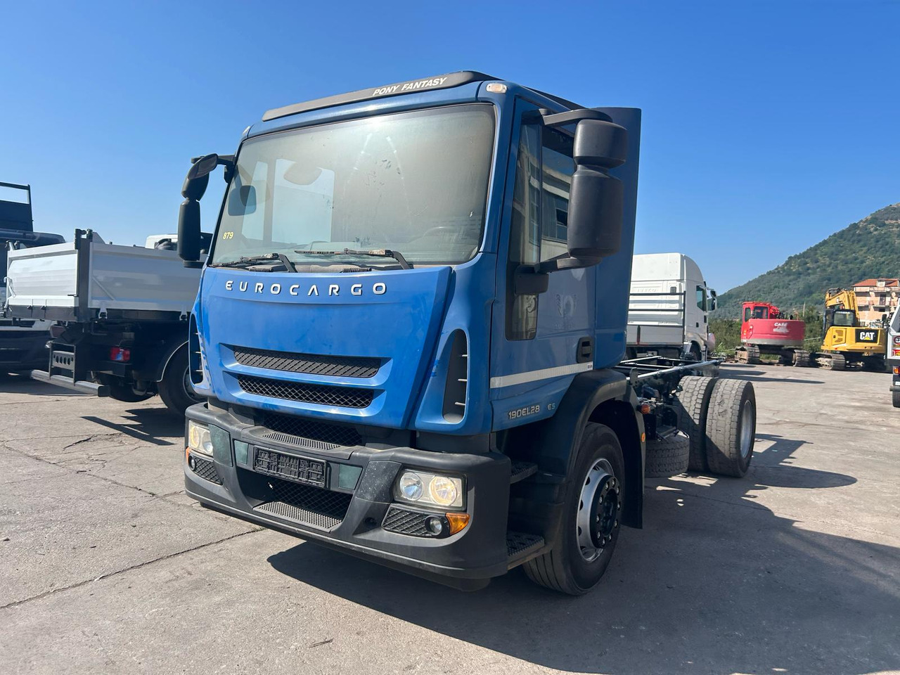 IVECO EUROCARGO 190EL28 - Kamion sa golom šasijom i zatvorenom kabinom: slika 3 IVECO EUROCARGO 190EL28 - Kamion sa golom šasijom i zatvorenom kabinom: slika 3