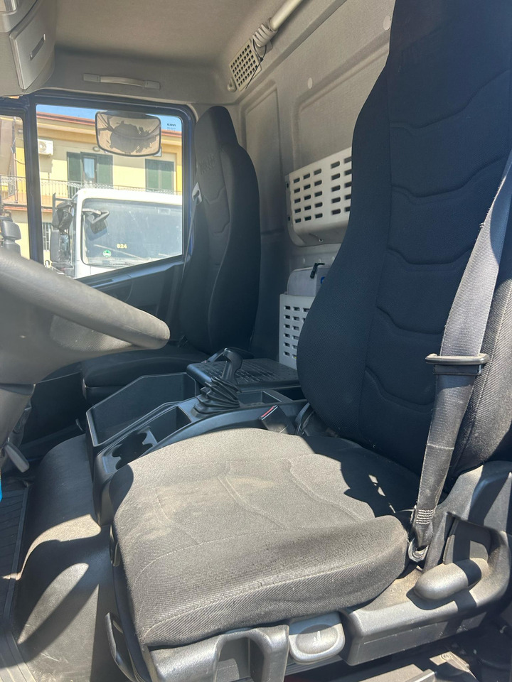 Kamion sa dizalicom IVECO EUROCARGO 75-160: slika 26