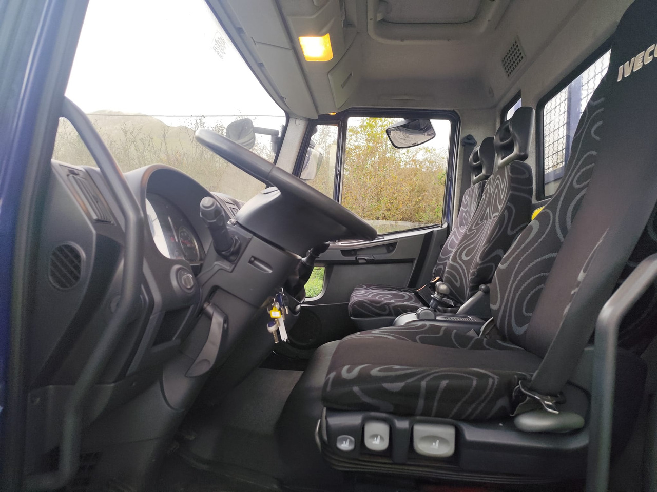 IVECO EUROCARGO 75E18 - Kamion sa tovarnim sandukom: slika 3 IVECO EUROCARGO 75E18 - Kamion sa tovarnim sandukom: slika 3