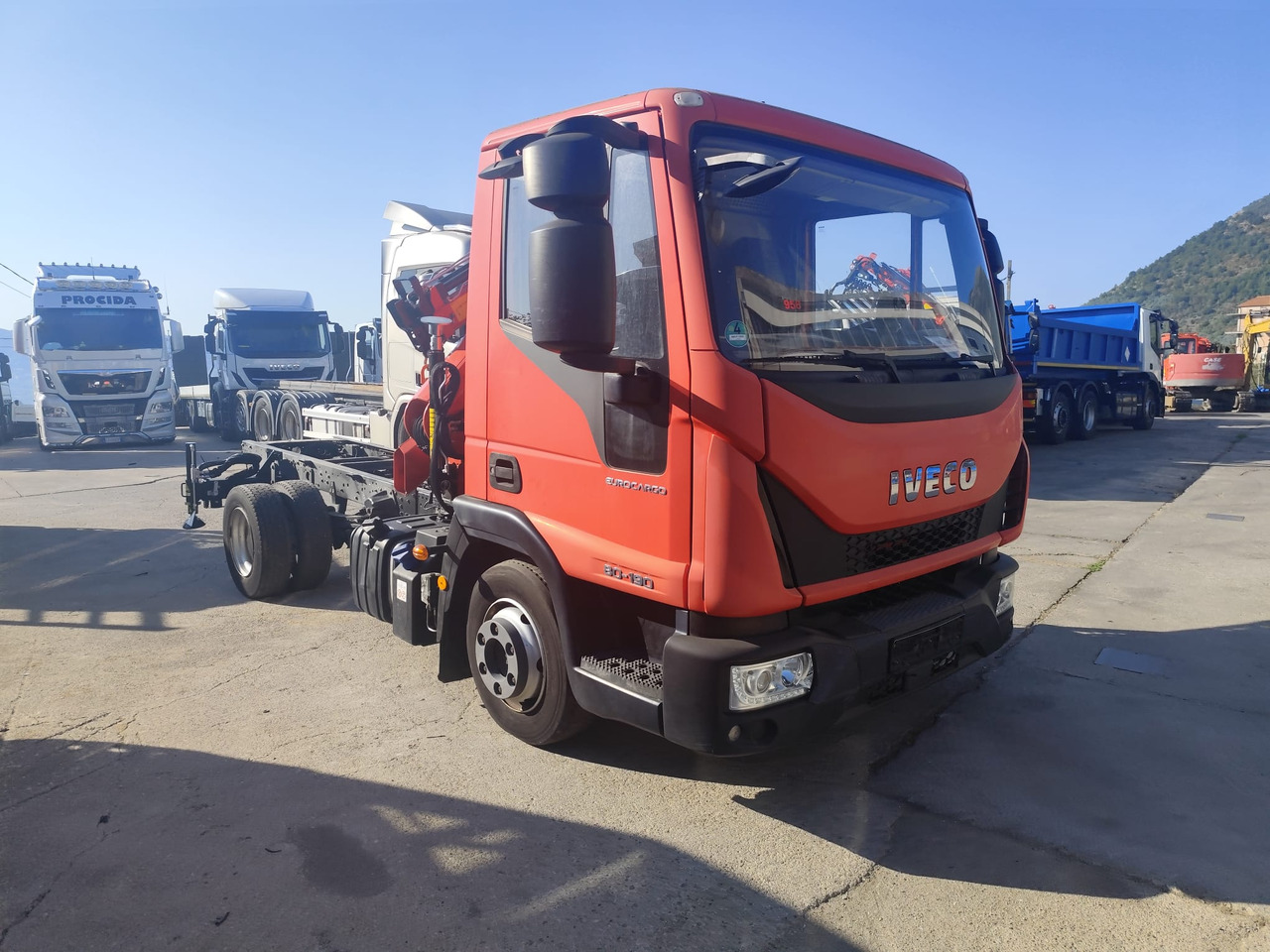 IVECO EUROCARGO 80-190 - Kamion sa dizalicom: slika 1 IVECO EUROCARGO 80-190 - Kamion sa dizalicom: slika 1