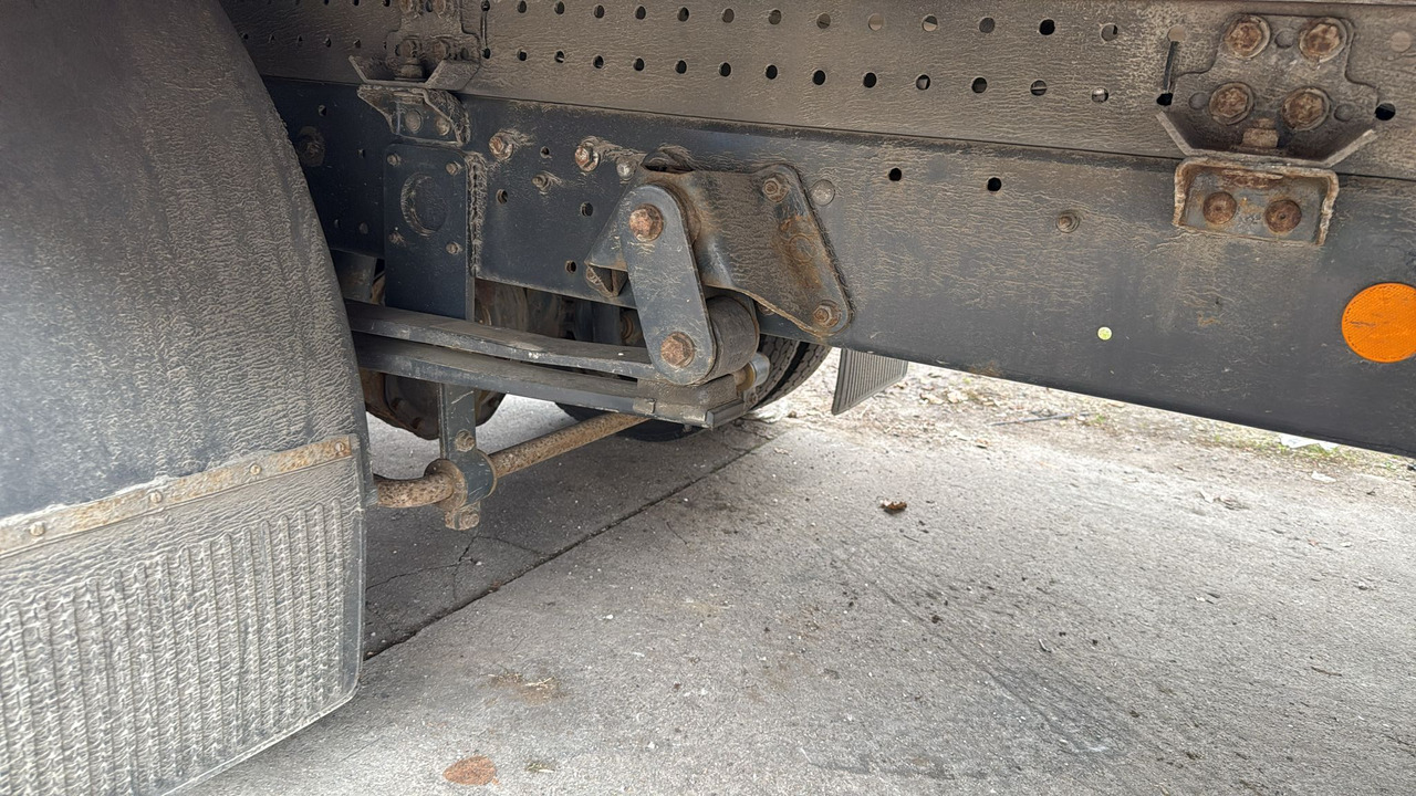 IVECO EUROCARGO 80-190 - Kamion sa golom šasijom i zatvorenom kabinom: slika 2 IVECO EUROCARGO 80-190 - Kamion sa golom šasijom i zatvorenom kabinom: slika 2