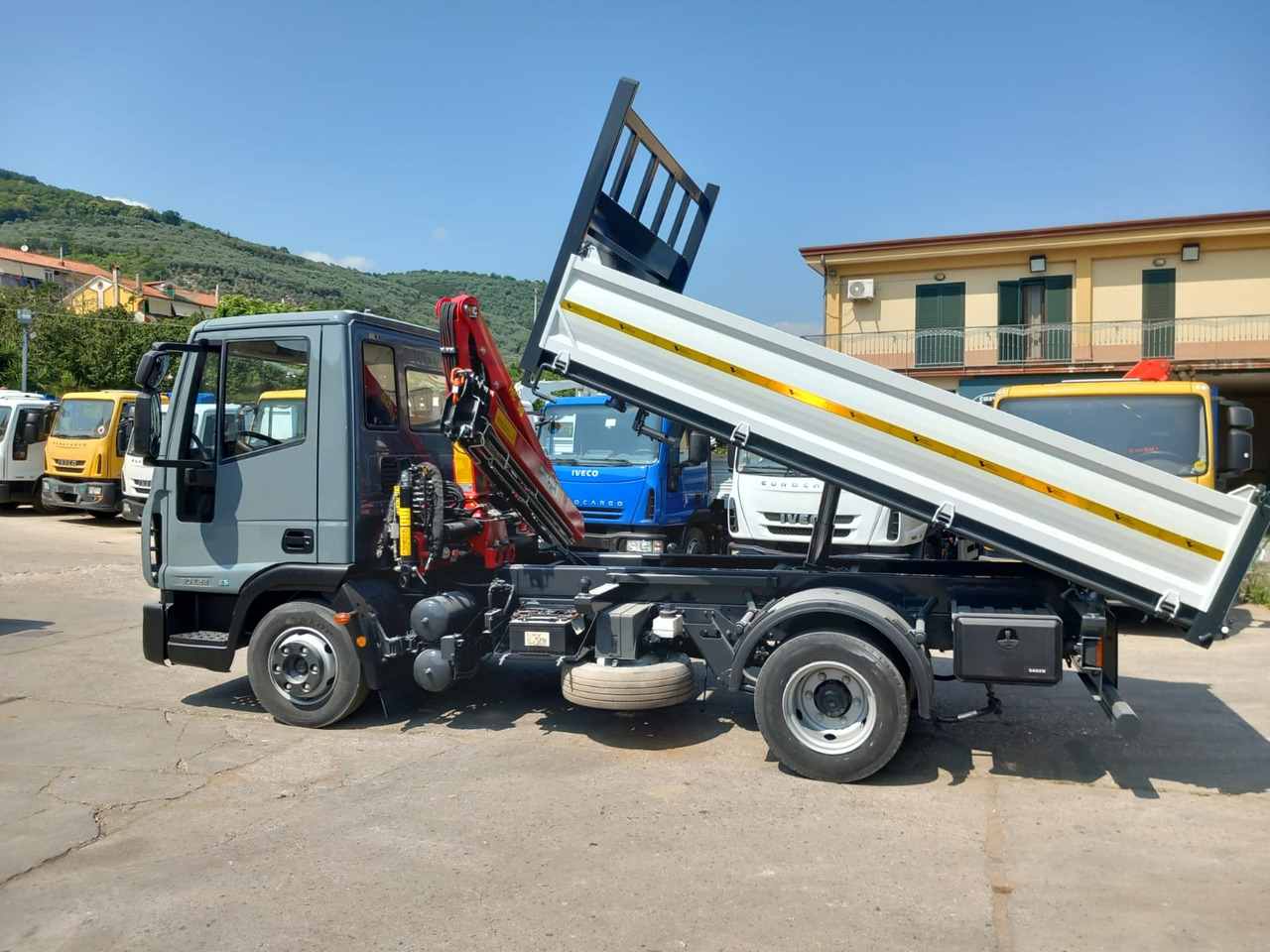 Kamion sa dizalicom, Istovarivač IVECO EUROCARGO 80E22: slika 33 Kamion sa dizalicom, Istovarivač IVECO EUROCARGO 80E22: slika 33