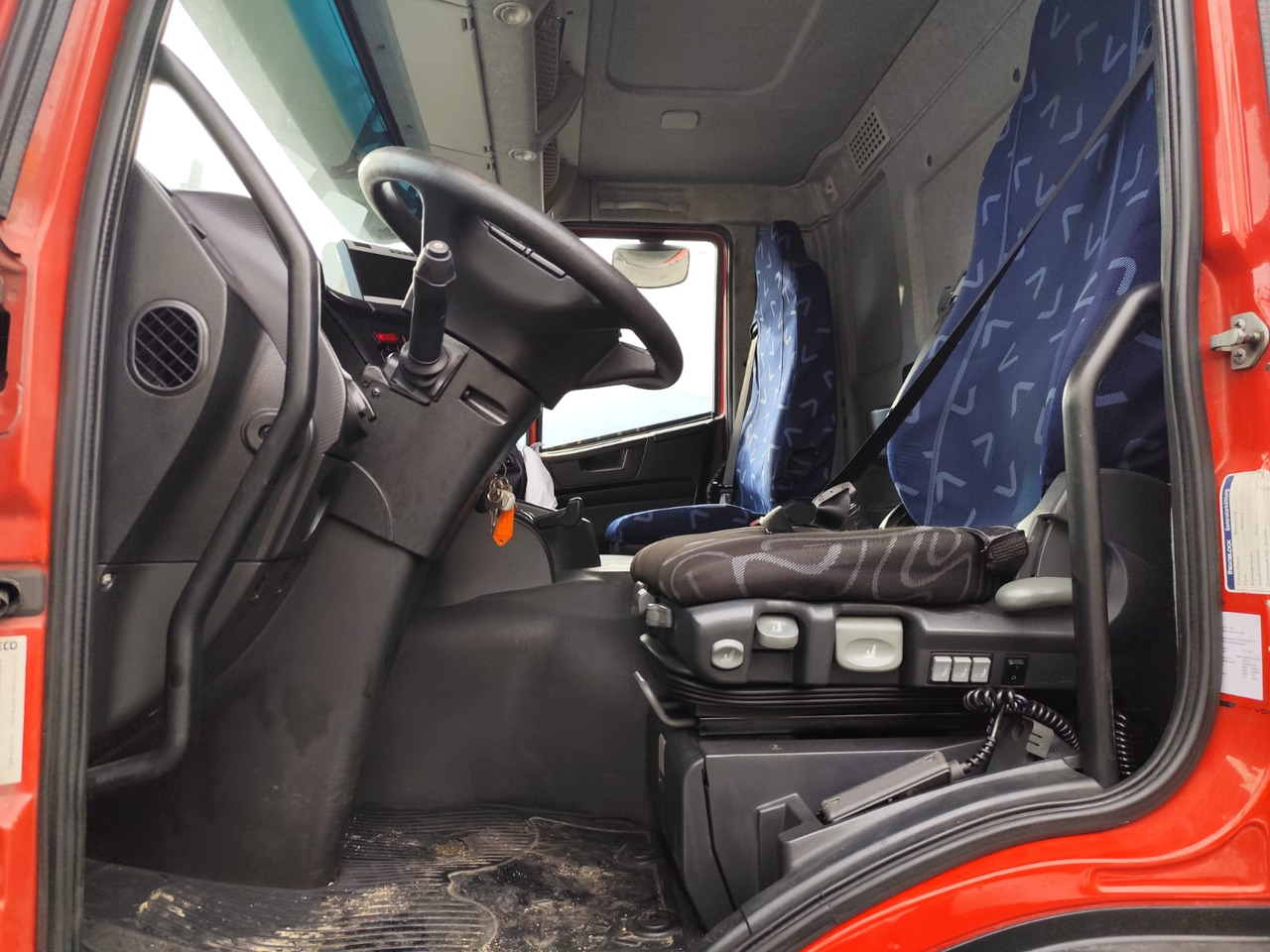 IVECO STRALIS 190S31 - Kamion sa hidrauličnom kukom: slika 3 IVECO STRALIS 190S31 - Kamion sa hidrauličnom kukom: slika 3