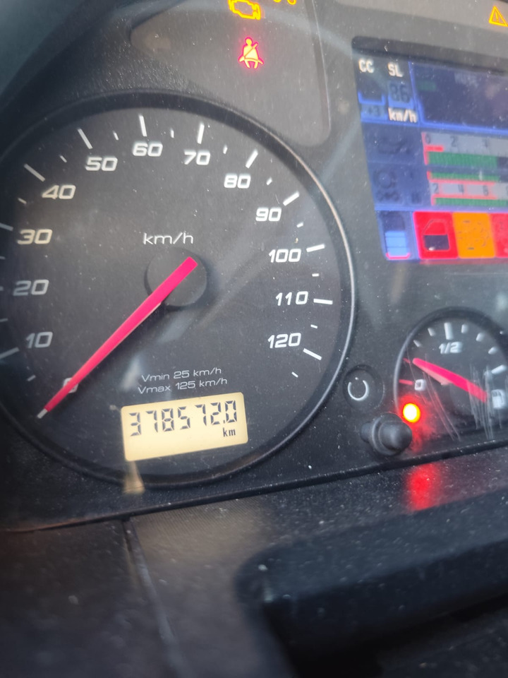 IVECO STRALIS 190S31 - Kamion sa hidrauličnom kukom: slika 4 IVECO STRALIS 190S31 - Kamion sa hidrauličnom kukom: slika 4