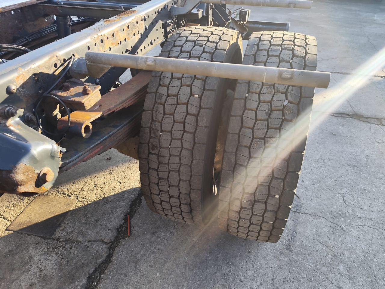 IVECO STRALIS 190S36 - Kamion sa golom šasijom i zatvorenom kabinom: slika 5 IVECO STRALIS 190S36 - Kamion sa golom šasijom i zatvorenom kabinom: slika 5