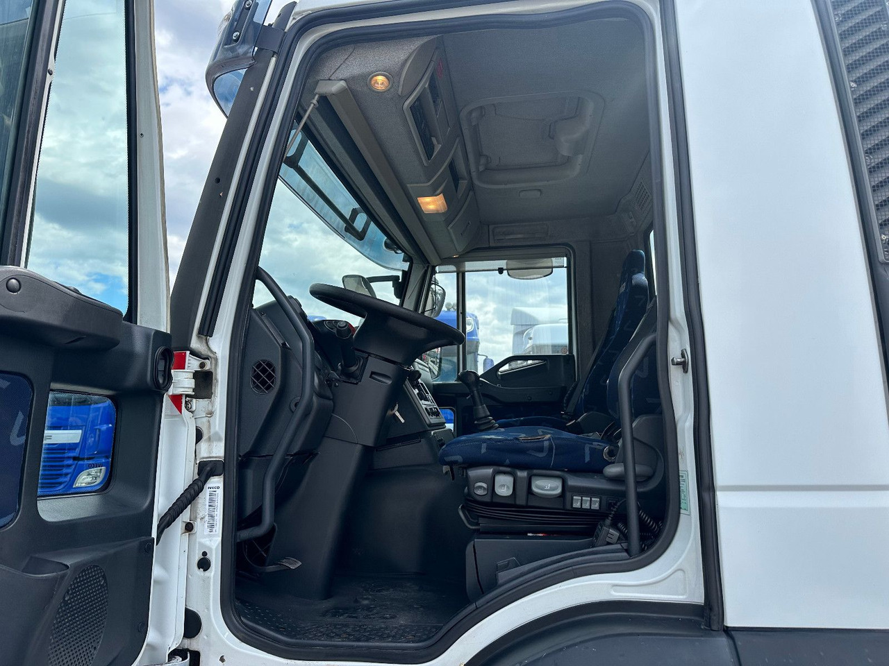 IVECO STRALIS 260S45 - Kamion sa dizalicom: slika 5 IVECO STRALIS 260S45 - Kamion sa dizalicom: slika 5
